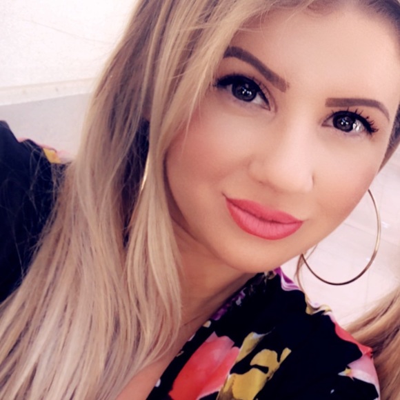 Meet your Posher, Rocio - Picture 1 of 1